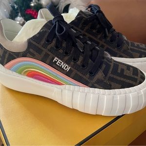 Excellent condition Fendi zucca sneakers, sz 7.5